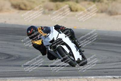 media/Nov-16-2025-Race Pace (Sun) [[8c5fa54630]]/Non Verified Riders (1st 20 Minutes)/2-Turn 10 (1010am)/